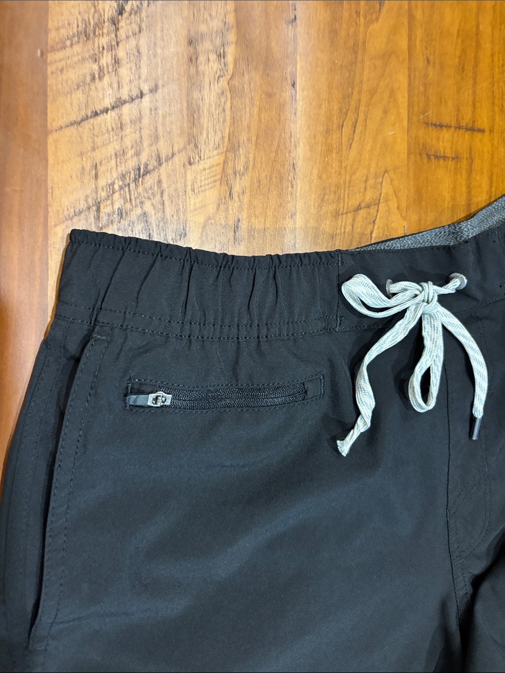Vuori Men's Black Shorts with Drawstring Waist - Picture 8 of 9